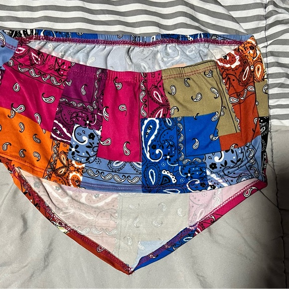 Crop top - Picture 2 of 2